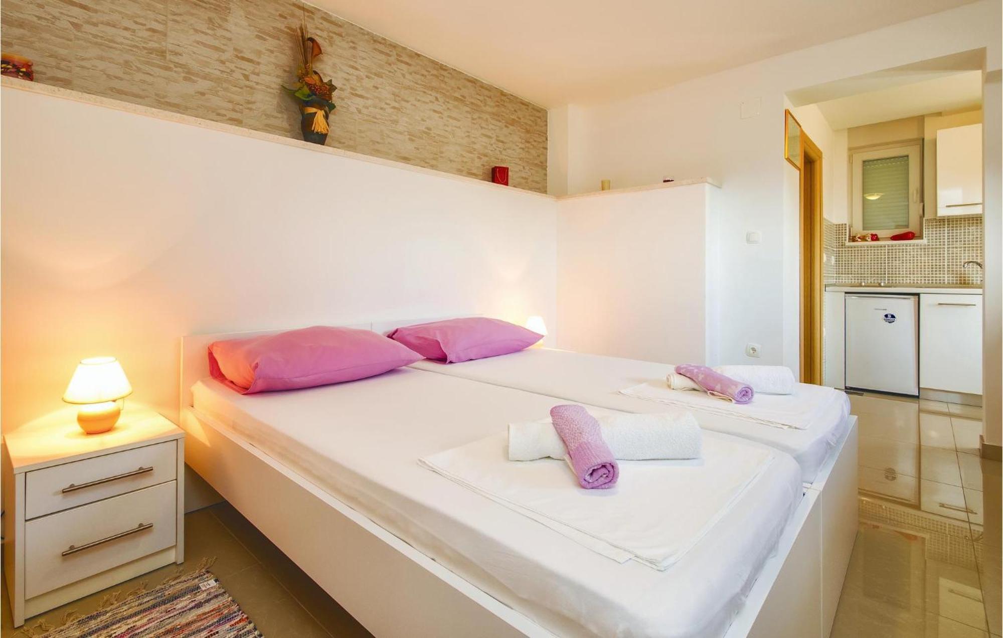 Nice Apartment In Mali Rat With Wifi Sumpetar 외부 사진
